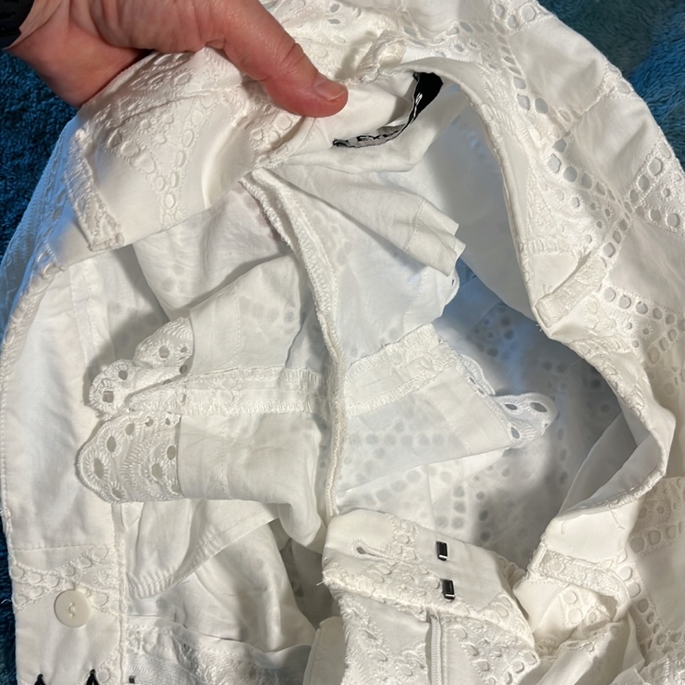 White Eyelet High Waisted Express Shorts Size 2 - Picture 9 of 11